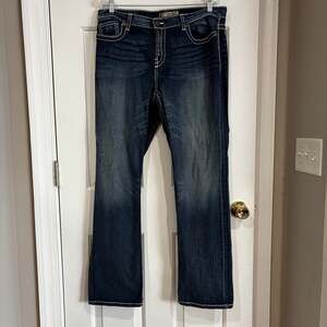 BKE Drew Boot Cut Womens Jeans Distressed W/ Embellished Pockets 34x33.5